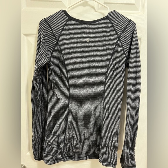 Lululemon top - Picture 4 of 4